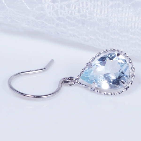 誕生石4月【鑑別付】プラチナ台天然ダイヤモンド0.06ct