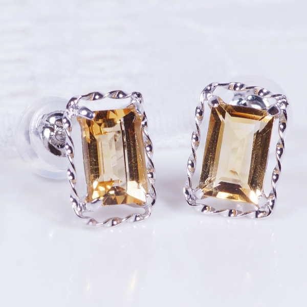 シトリン スタッド ピアス 計1カラット プラチナ スクエア レクタンブル ひねり ツイスト 長方形 11月誕生石