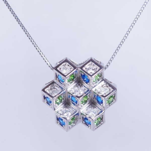 デマントイドガーネット、アウイナイト、ダイヤのネックレス デマントイドガーネット、アウイナイト、ダイヤのネックレス