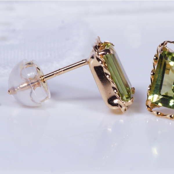 スクエアカットのペリドットがシャープなおしゃれピアスK18YG