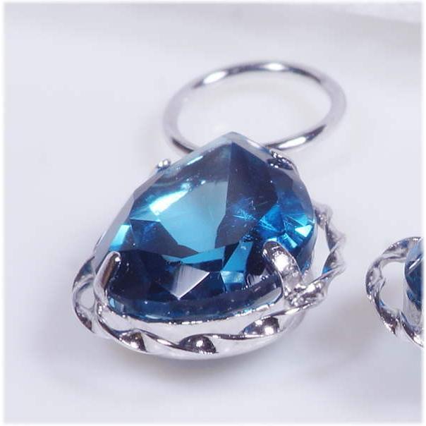 K18 2ct ロンドンブルートパーズ チャーム ペアシェイプ 18金