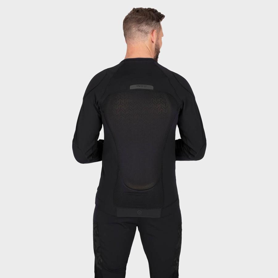 KNOX(ノックス) アクションプロ ブラック XL インナープロテクター 重ね着も余裕！KNOX「アクションプロ」は最低限欲しい