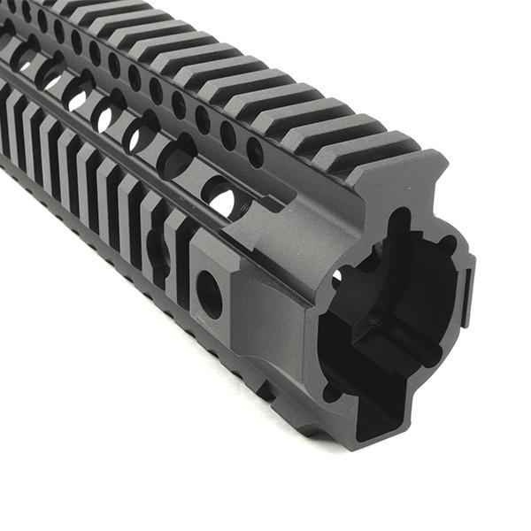 Daniel Defense OmegaX 12インチ FSP ハンドガード ブラック (DD Licensed) 【Aluminum】