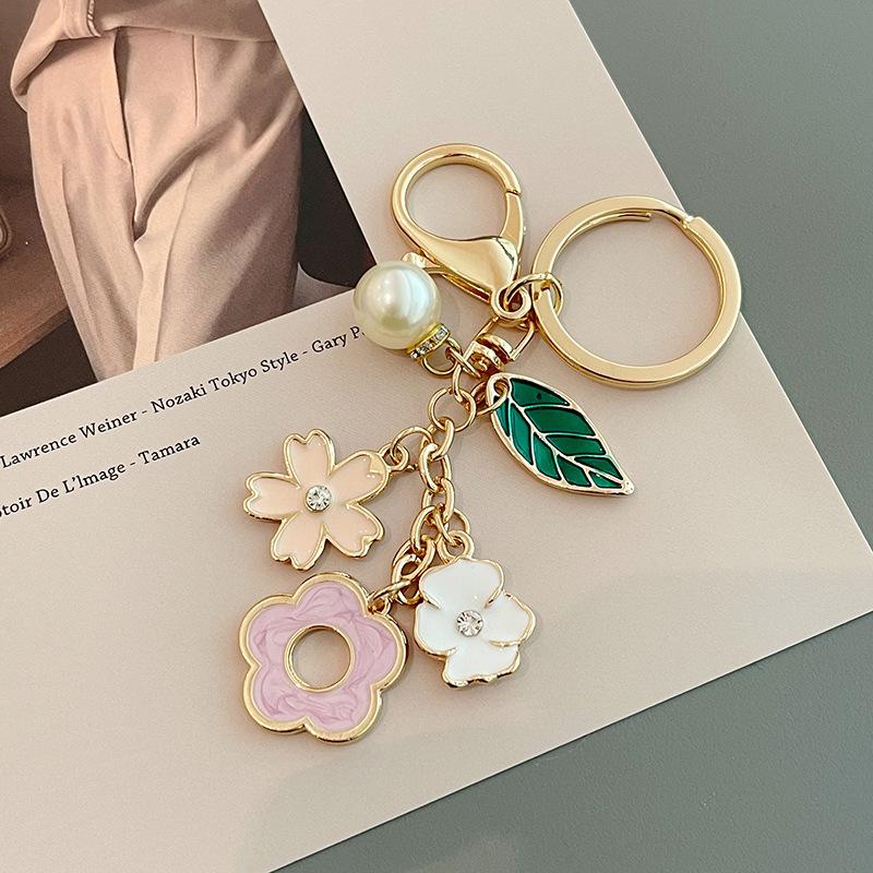 バッグチャーム キーホルダー 桜 パール 花の形 キーリング バック