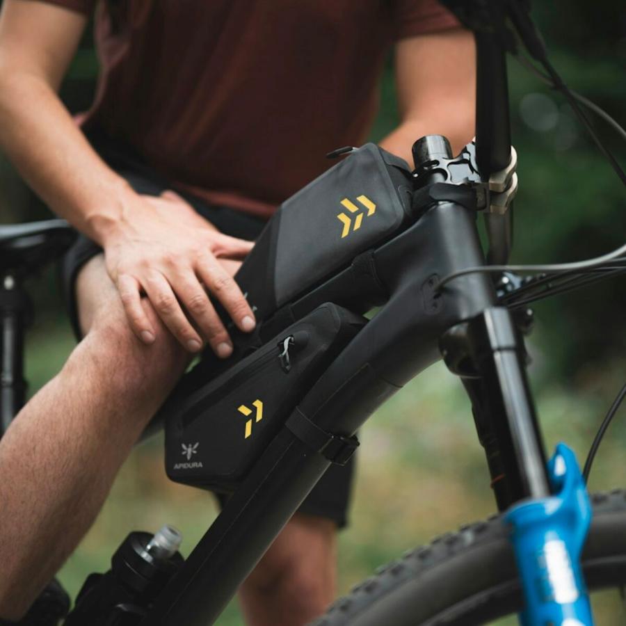 取寄) バックカントリー トップ チューブ パック Apidura Backcountry