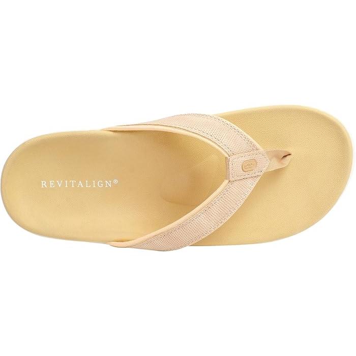 (取寄) リヴァイタライン ユミ メタリック サンダル Revitalign Yumi Metallic Sandal Sand |  | 01