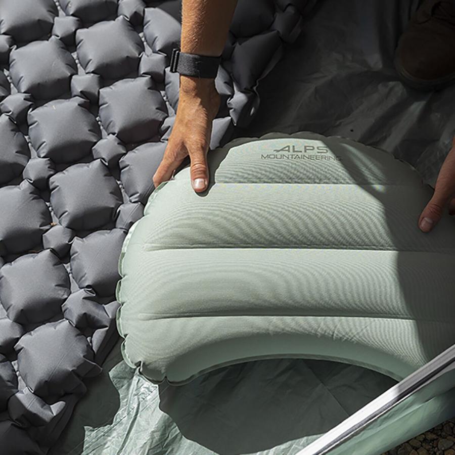 (取寄) アルプスマウンテニアリング バイス ピロー - リサイクル マテリアルズ ALPS Mountaineering Vice Pillow - recycled materials Iceberg Green ALPS MOUNTAINEERING P最大17倍1/1限定 (取寄) アルプスマウンテニア