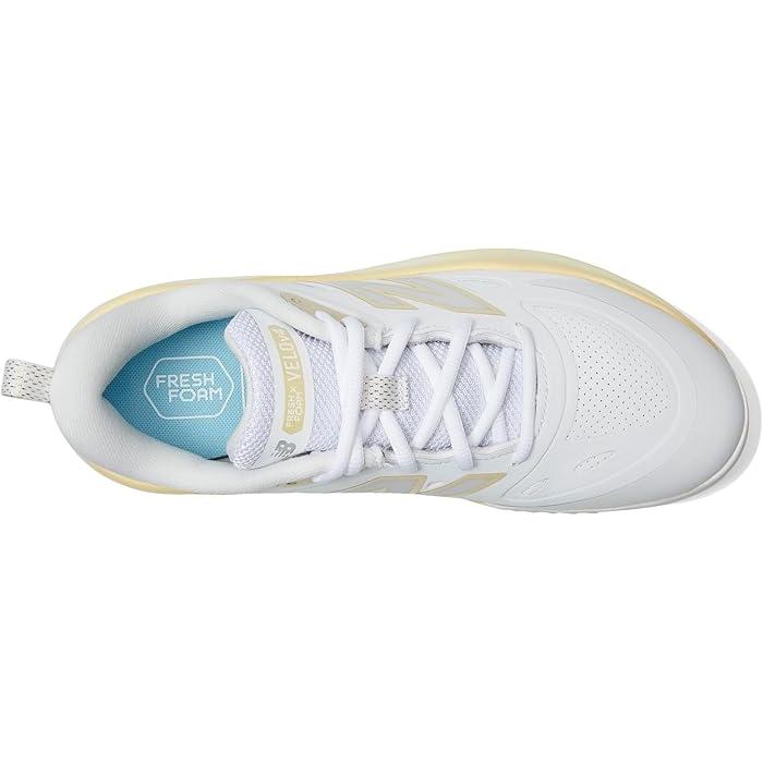 (取寄) ニューバランス レディース フレッシュ フォーム ターフ-トレーナー New Balance women New Balance Fresh Foam Velov4 Turf-Trainer White/Team Gold New Balance（ニューバランス） (取寄) スニーカー レディース