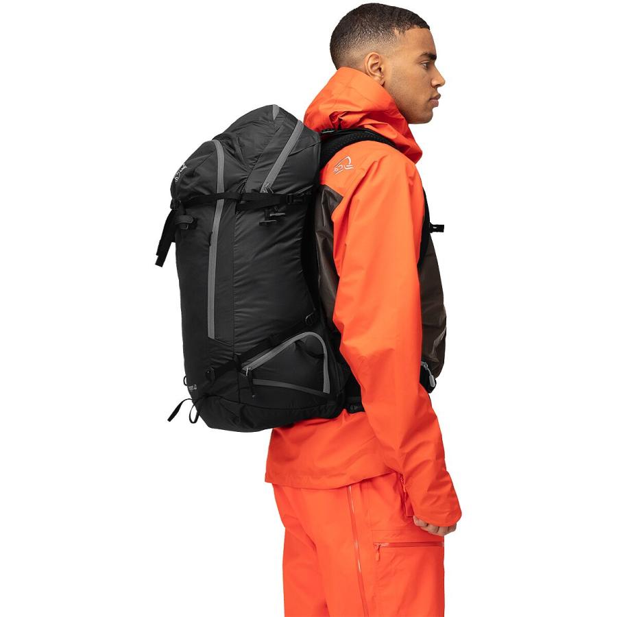 The North Face Dark Star -40F シュラフ 収納袋付 取寄) ノローナ リンゲン 40L パック Norrona Lyngen 40L Pack Caviar