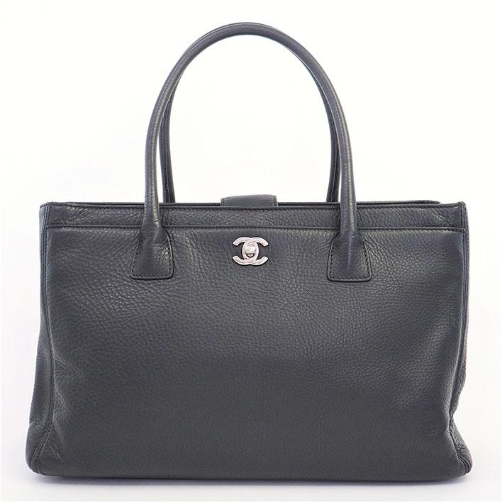 返品OK】【美品】シャネル エグゼクティブ トート CC シルバー金具  