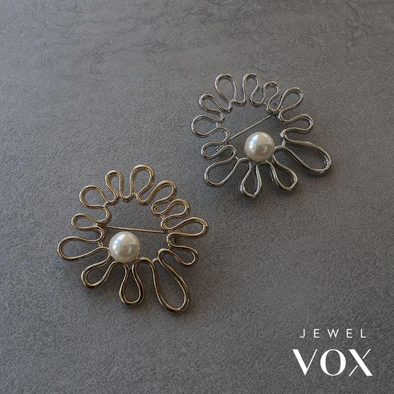 最終お値下げ美品18金製マルチカラーピンブローチ3.5g 1bd7e6b34095a2ea907197255a57c1