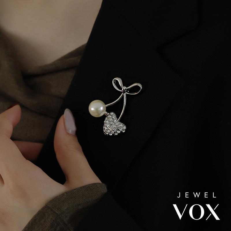 Rene ルネ　パール　チェリーピアスとブローチのセット Rene ルネ パール チェリーピアスとブローチのセット Rene ルネ パール