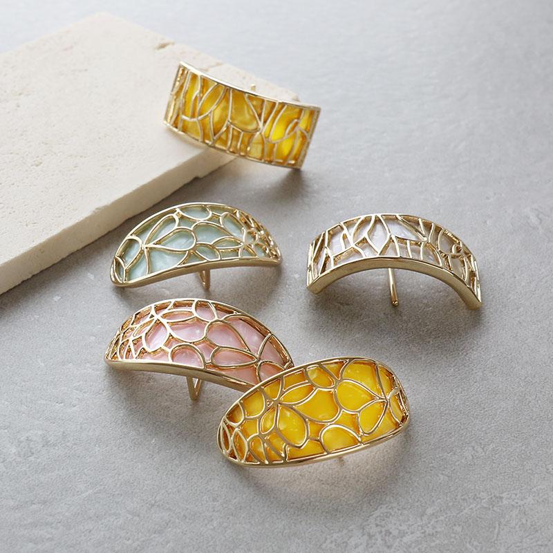 ぱるる様 ヘアクリップ1点　ポニーフック1点　ネジバネ式イヤリング3点 楽天市場】コイルアップポニー ポニーフック バイカラー クリア