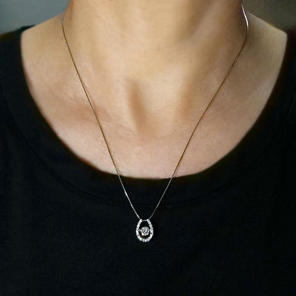 ダンシングストーン ダイヤモンド ネックレス 0.4ct プラチナ Pt900 揺れる ネックレス ダンシングダイヤ 馬蹄 ホースシュー クロスフォー 正規品 鑑別書付の画像