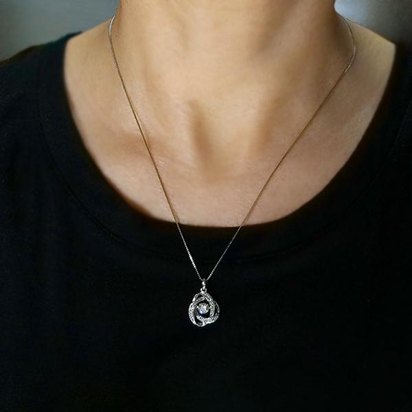 ダンシングストーン ダイヤモンド ネックレス 0.4ct プラチナ Pt900 揺れる ネックレス ダンシングダイヤ クロスフォー 正規品 鑑別書付 保証書付の画像