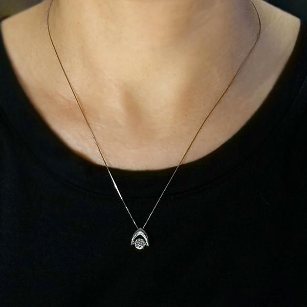 ダンシングストーン ダイヤモンド ネックレス 0.5ct プラチナ Pt900 揺れる ネックレス ダンシングダイヤ V字 逆V字型 クロスフォー 正規品 鑑別書付 保証書付の画像