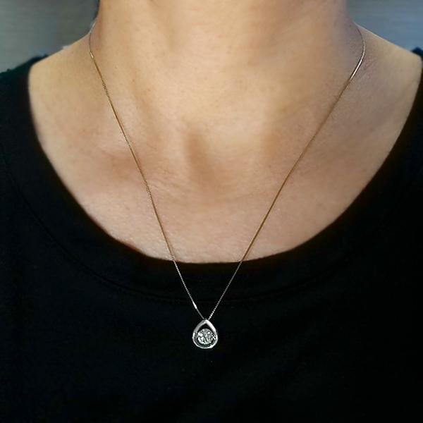 ダンシングストーン ダイヤモンド ネックレス 0.5ct プラチナ Pt900 揺れる ネックレス ダンシングダイヤ しずく しずく型 クロスフォー 正規品 鑑別書付の画像