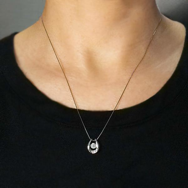 ダンシングストーン ダイヤモンド ネックレス 0.28ct プラチナ Pt900 揺れる ネックレス ダンシングダイヤ 馬蹄 ホースシュー クロスフォー 正規品 鑑別書付の画像
