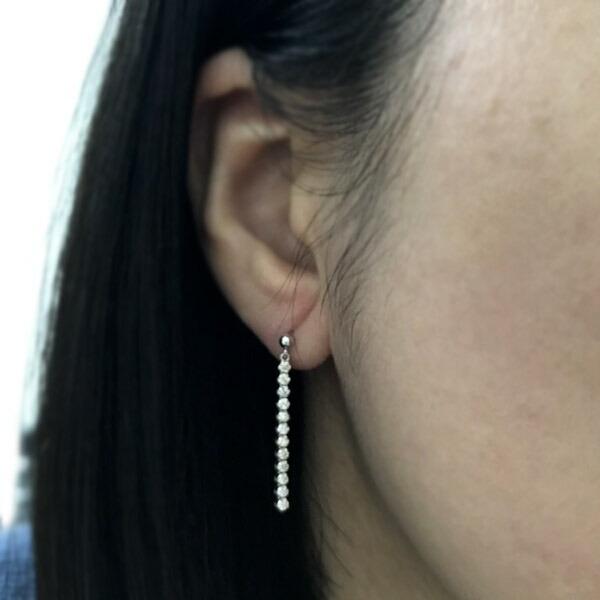 ダイヤモンド ピアス ラインピアス ロングピアス K18 ホワイトゴールド 0.5ct 0.25×0.25ct 揺れる スウィング 鑑別書付 保証書付の画像