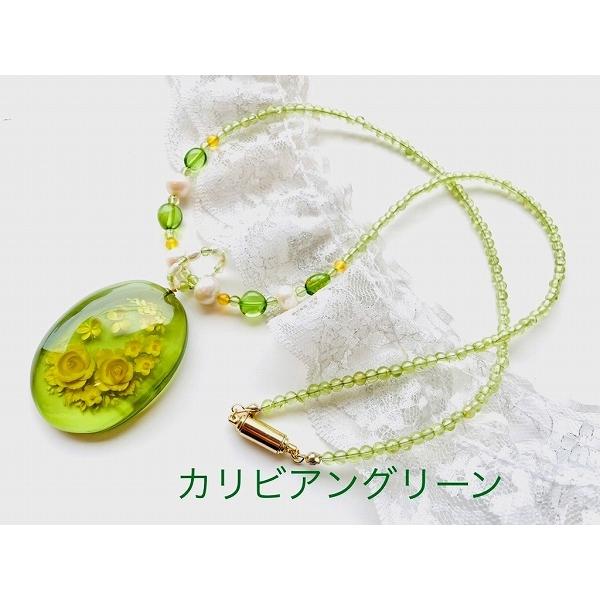 天然石　琥珀ネックレス　インタリオ　ペンダント　カリビアングリーンアンバー  蝶　薔薇　ペリドット　パワーストーン　カメオの画像