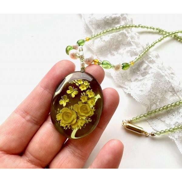 天然石　琥珀ネックレス　インタリオ　ペンダント　カリビアングリーンアンバー  蝶　薔薇　ペリドット　パワーストーン　カメオの画像