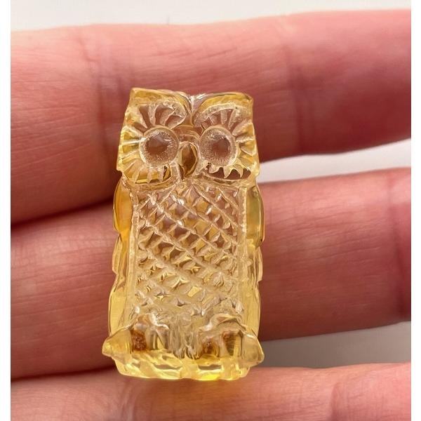 天然琥珀 ふくろう彫り 琥珀ルース フクロウ 置物 パワーストーン 送料