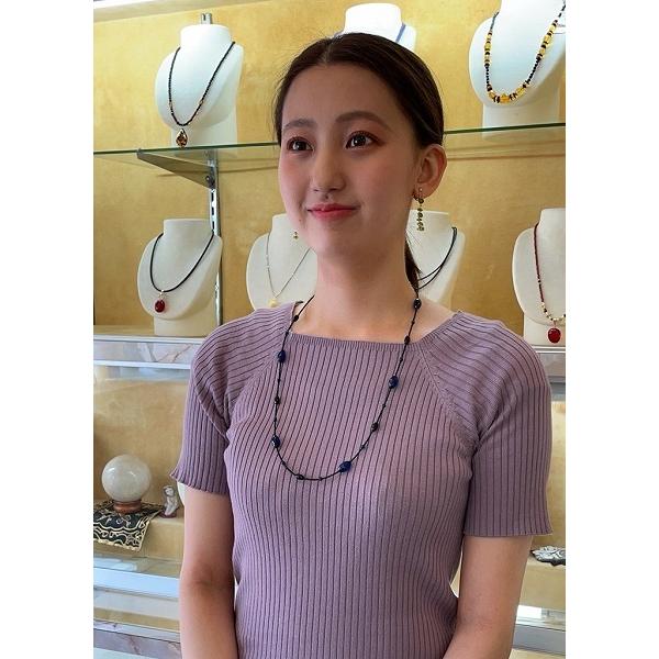 天然石　琥珀 ネックレス　青い琥珀　ロングネックレス  天然琥珀　70ｃｍ　サファイヤブルー　パワーストーン　アンバーの画像