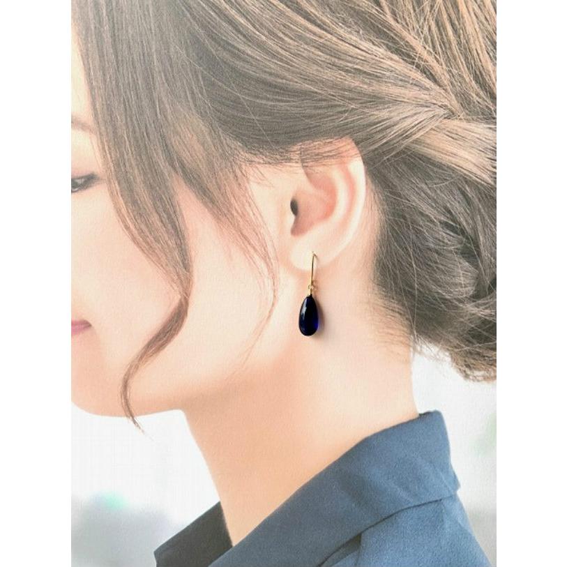 琥珀 ピアス  青い琥珀　ブルー　パワーストーン　チタンピアス　アンバーの画像