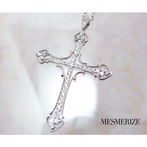 k18ホワイトゴールド】0.52カラットダイアモンドクロスネックレス