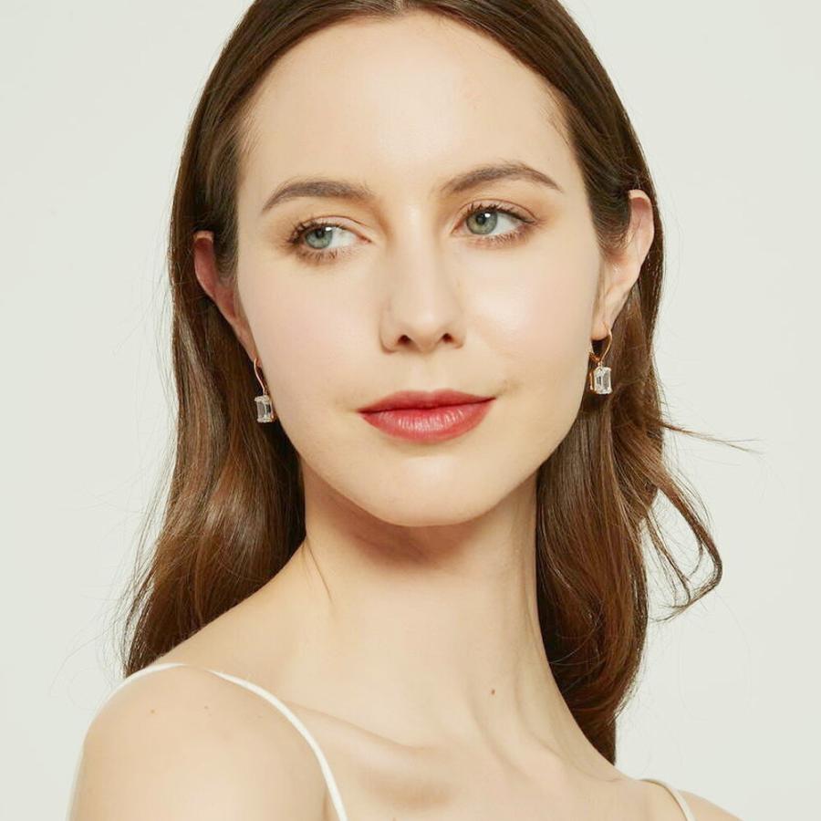 選べる2カラー ピアス レディース フープピアス 揺れるピアス プラチナ K18 18金 フープ 加工 ギフト 結婚記念日 女性 彼女 妻 嫁 ブランドの画像