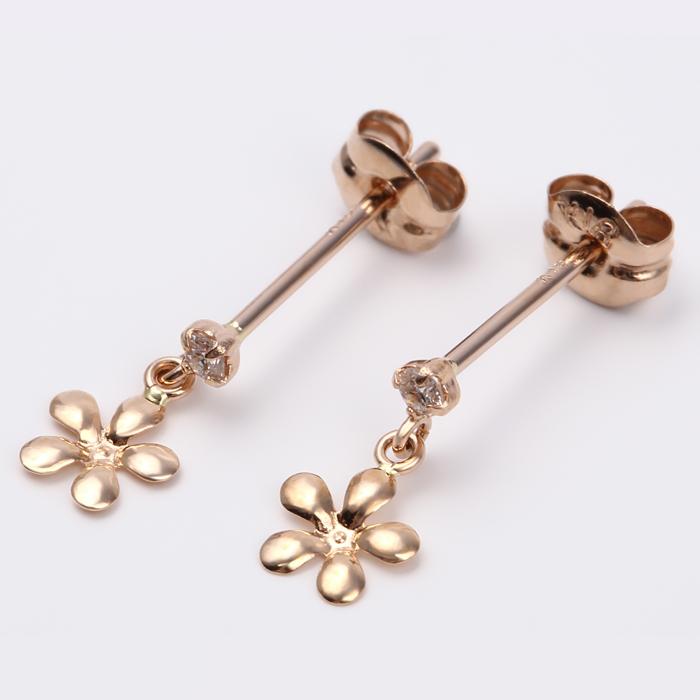 全品送料無料 K18 ダイヤモンド 0.02ct シンプルデザイン スタッドピアス 花型人気 シンプル イヤリング ギフト プレゼント 誕生日 記念日_5
