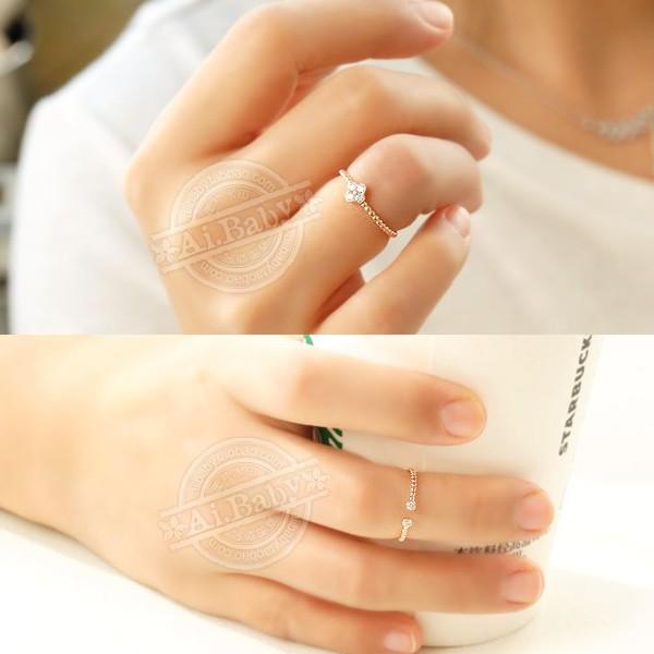 SWAROVSKI 指輪 リング ピンキーリング スワロフスキー 四つ葉 SWAROVSKI 指輪 リング ピンキーリング スワロフスキー 四つ葉