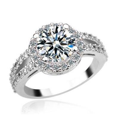 SWAROVSKI（スワロフスキー） 指輪 リング 高級 SWAROVSK 大粒 豪華