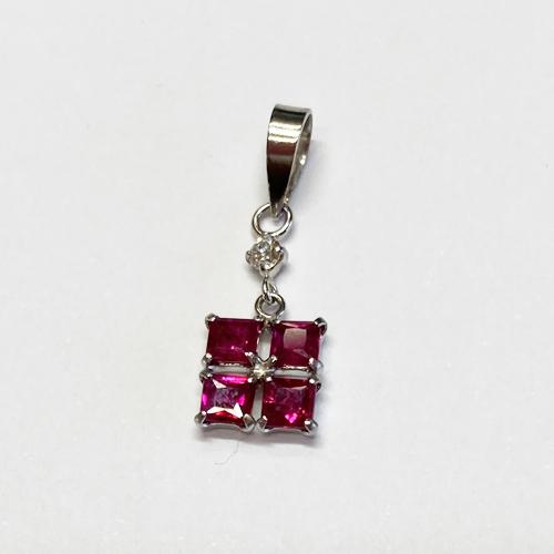 PT900 ルビー0.45ct 2.4〜2.6mm 角 4個付 ペンダント ダイヤ0.025ct 