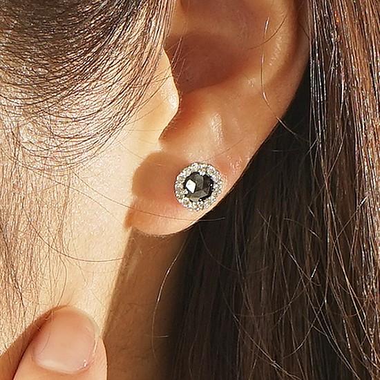 新品Pt900 プラチナ ブラックダイヤモンド ピアス ダイヤモンド AAA 