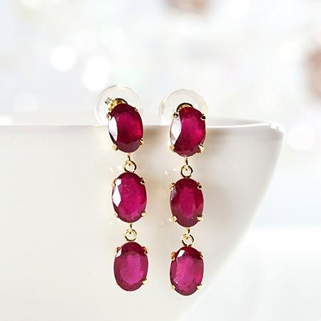 新品K18ルビー3カラットブラタイプピアス (4x6mmオーバル) 両耳3カラット(片耳3石1.5ct×2)の画像