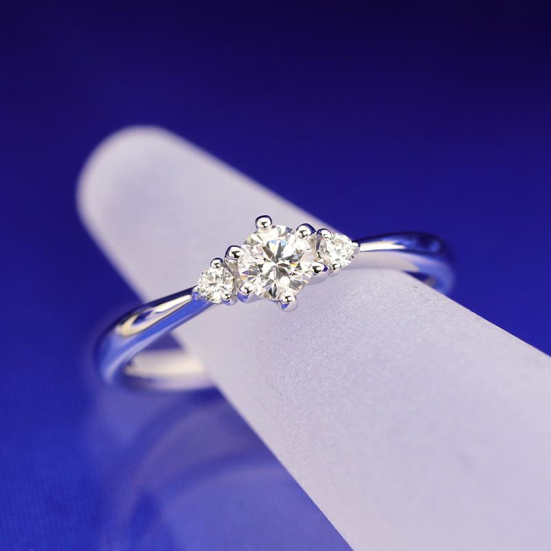 Jeweluce（ジュエルーチェ） 婚約指輪 ダイヤモンド リング プラチナ 
