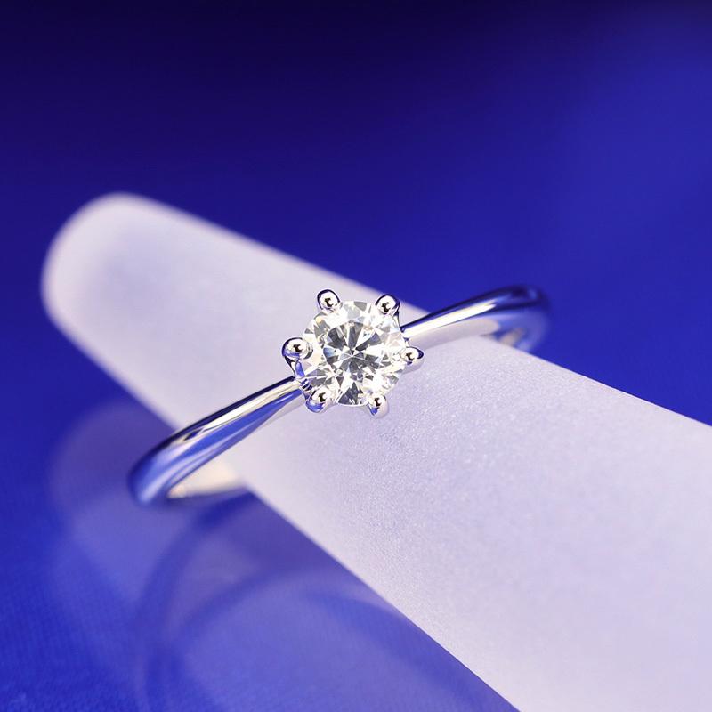 Jeweluce（ジュエルーチェ） 婚約指輪 ダイヤモンド リング プラチナ