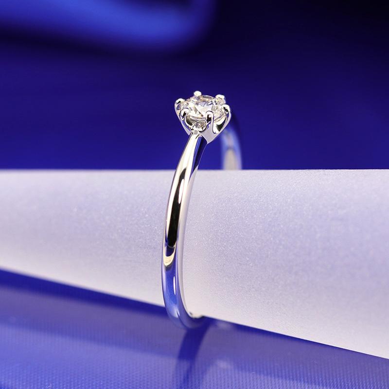Jeweluce（ジュエルーチェ） 婚約指輪 ダイヤモンド リング プラチナ