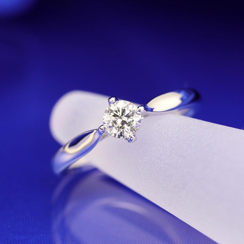Jeweluce（ジュエルーチェ） 婚約指輪 ダイヤモンド リング プラチナ
