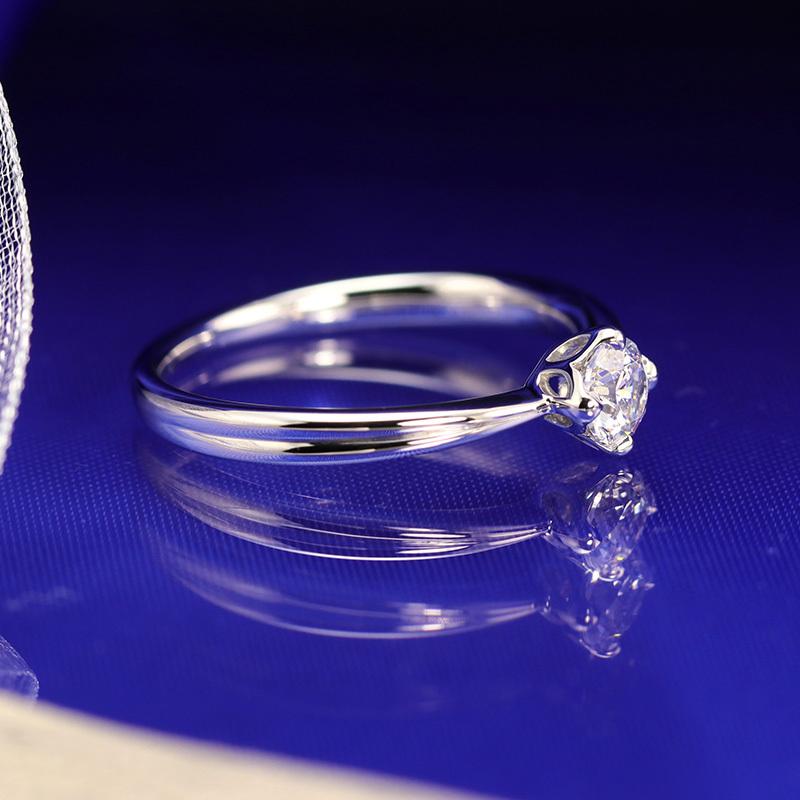 Jeweluce（ジュエルーチェ） 婚約指輪 ダイヤモンド リング プラチナ