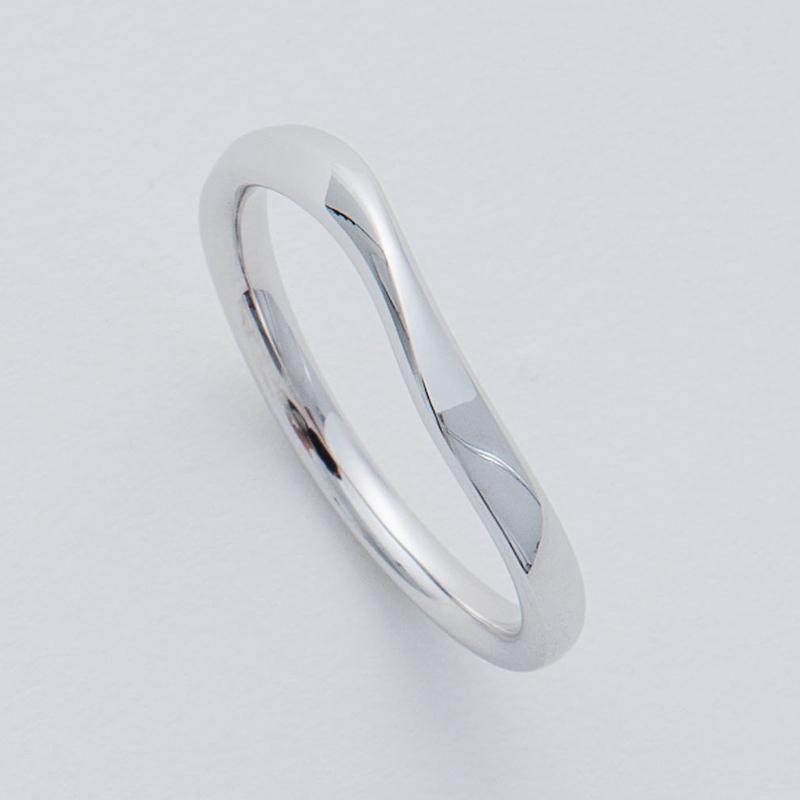結婚指輪 プラチナ pt950 指輪 ウェーブ 内甲丸 マリッジリング 刻印・シークレットストーン無料 FourLovers Angela メンズの画像
