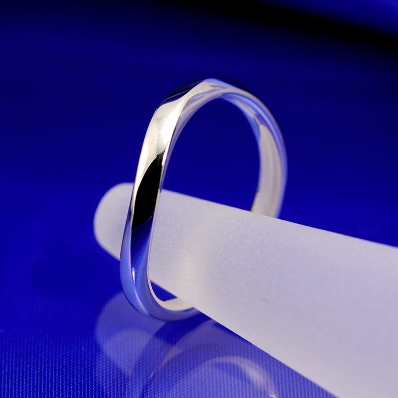 結婚指輪 プラチナ pt950 メンズ  指輪 ウェーブ 内甲丸 マリッジリング 刻印・シークレットストーン無料の画像