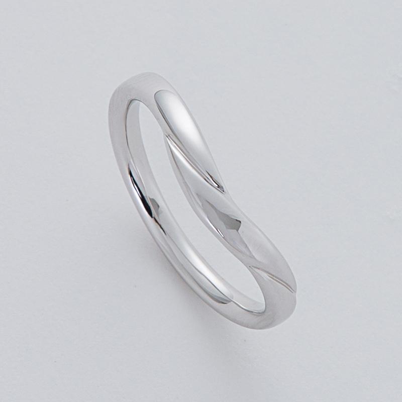 結婚指輪 プラチナ pt950 指輪 V字 内甲丸 マリッジリング 刻印・シークレットストーン無料 FourLovers Mitis メンズの画像