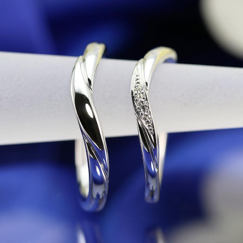 結婚指輪 プラチナ pt950 指輪 V字 内甲丸 マリッジリング 刻印・シークレットストーン無料 FourLovers Mitis メンズの画像