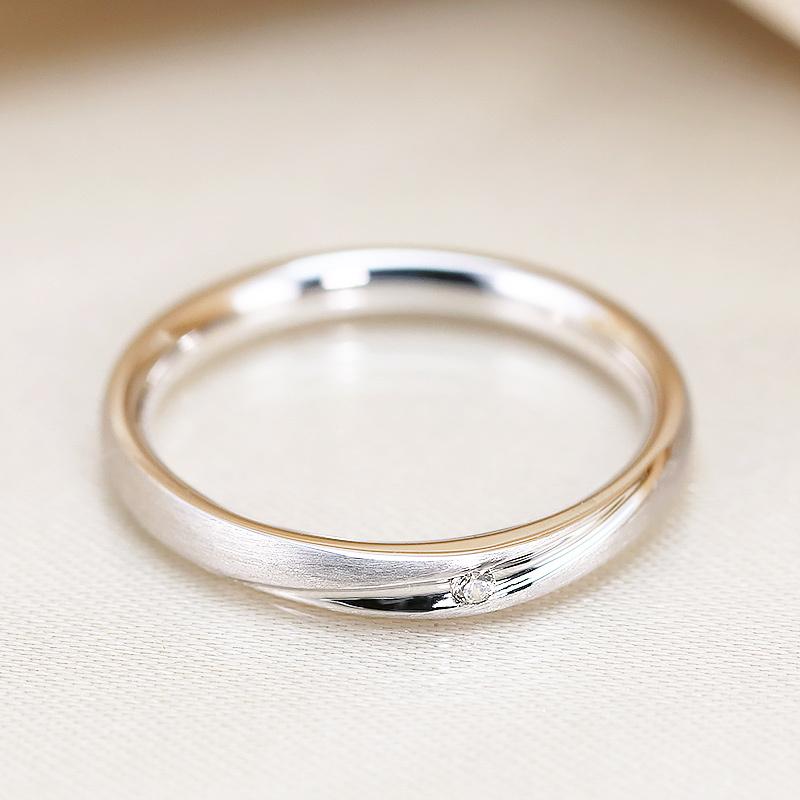 結婚指輪 ダイヤモンド プラチナ pt950 ダイヤ 指輪 内甲丸 マリッジリング 刻印・シークレットストーン無料 FourLovers Pur 爆買の画像