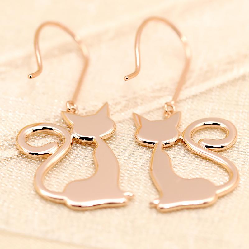 K10 YG/WG/PG 猫 シルエット ピアス 10金 K10 両耳 プレゼント ギフト かわいい おしゃれ ねこ ゴールドカラーは選べる おすわりの画像