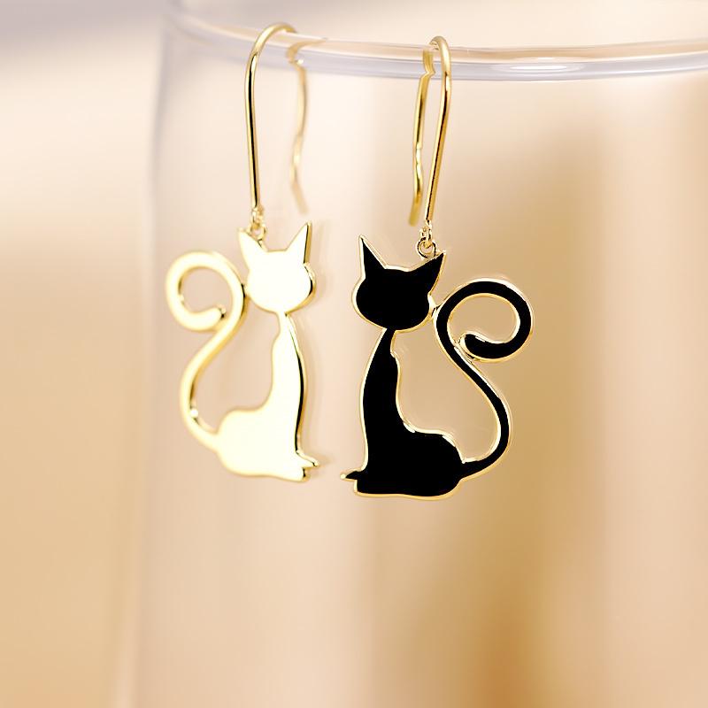 K10 YG/WG/PG 猫 シルエット ピアス 10金 K10 両耳 プレゼント ギフト かわいい おしゃれ ねこ ゴールドカラーは選べる おすわりの画像