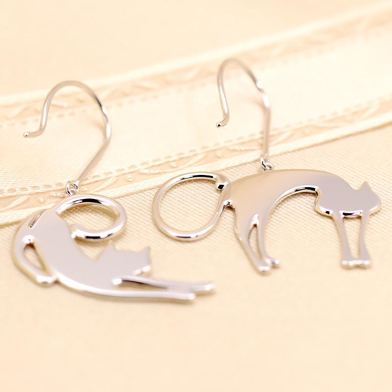 K18 YG/WG/PG 猫 シルエット ピアス 18金 両耳 プレゼント ギフト かわいい ねこ おしゃれ ゴールドカラーは選べるの画像