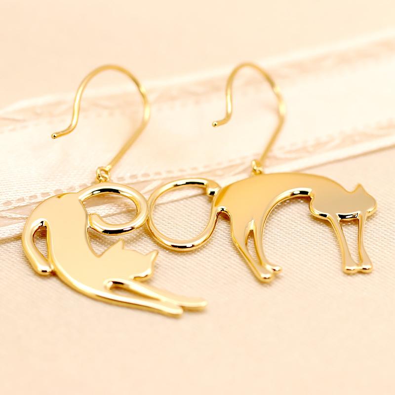K10 YG/WG/PG 猫 シルエット ピアス 10金 K10 両耳 プレゼント ギフト かわいい ねこ おしゃれ ゴールドカラーは選べる アシメントリーの画像